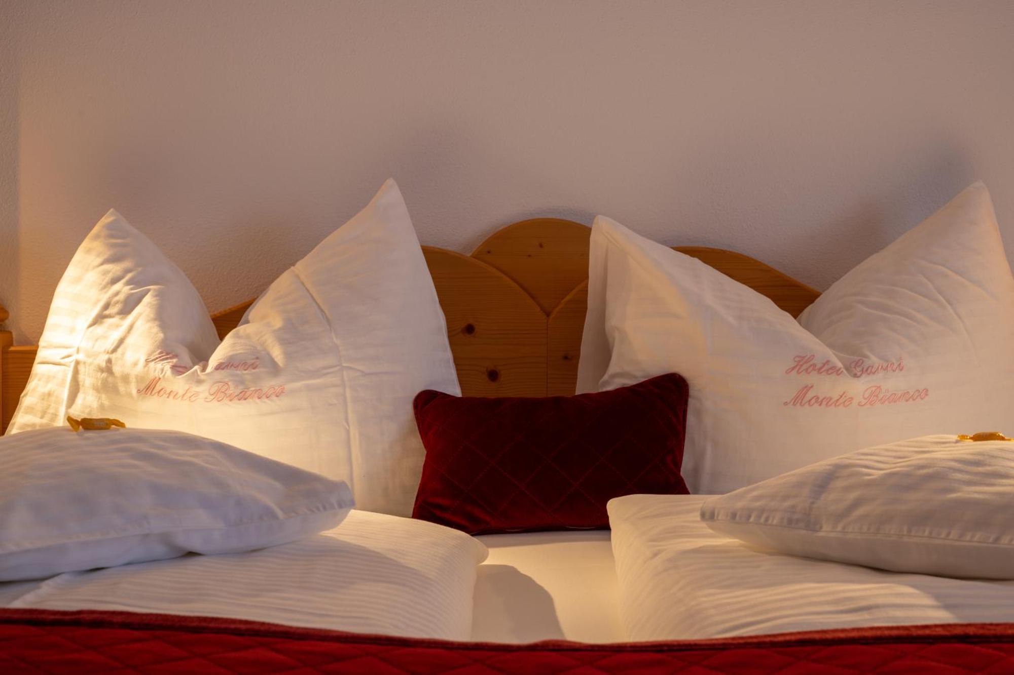 Hotel Garni Monte Bianco Ischgl Exterior photo