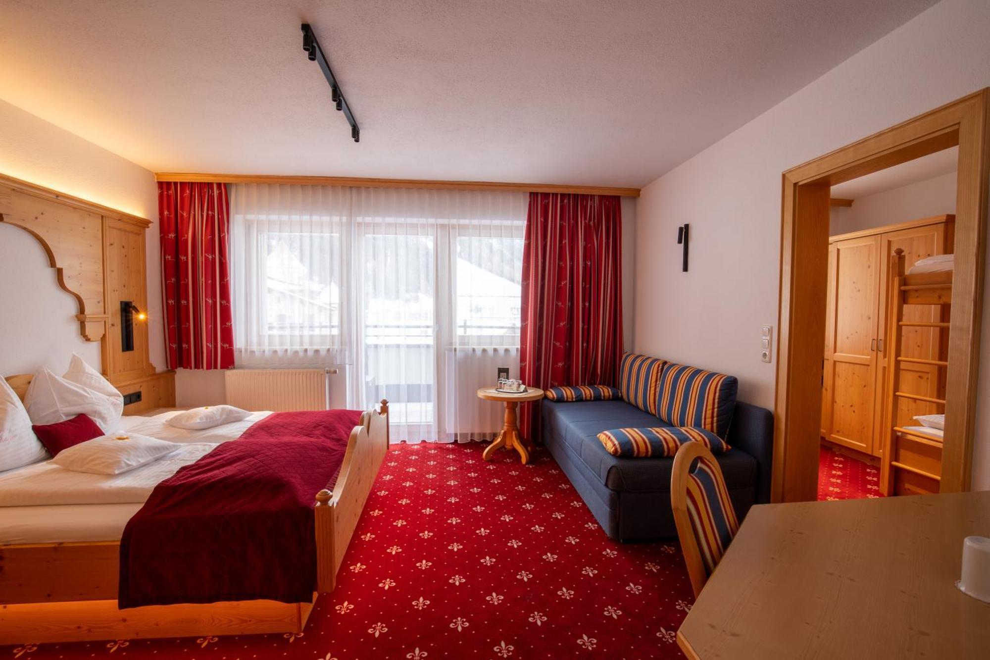 Hotel Garni Monte Bianco Ischgl Exterior photo