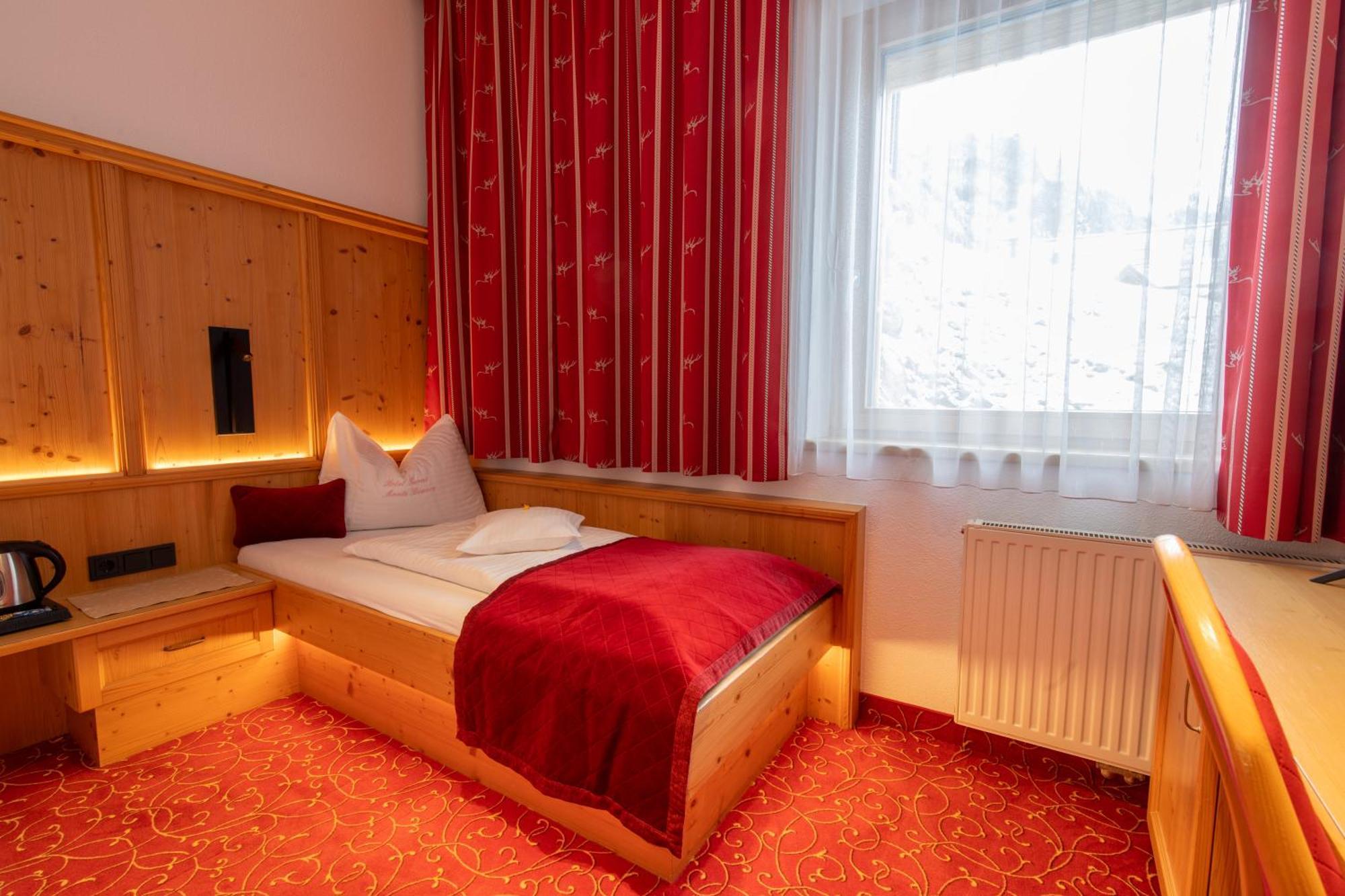 Hotel Garni Monte Bianco Ischgl Exterior photo