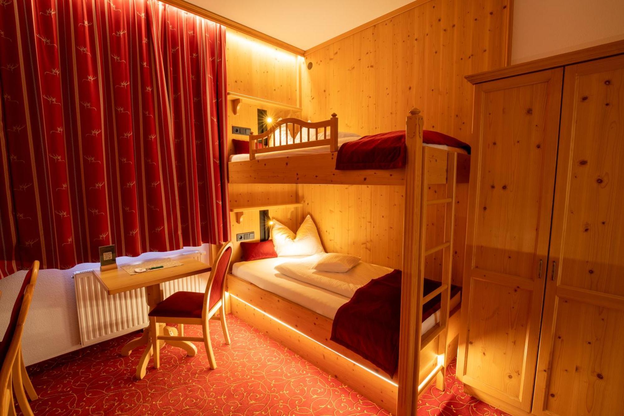 Hotel Garni Monte Bianco Ischgl Exterior photo
